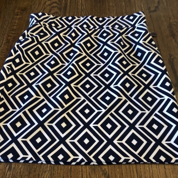 Inc NWT mini skirt 6 🖤🤍 - Picture 1 of 4